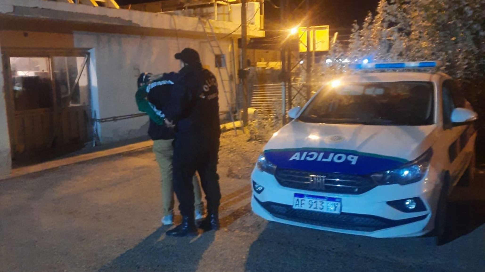 Comodoro Rivadavia: demoran a un hombre ebrio que causaba disturbios y llevaba un cuchillo en Km 8
