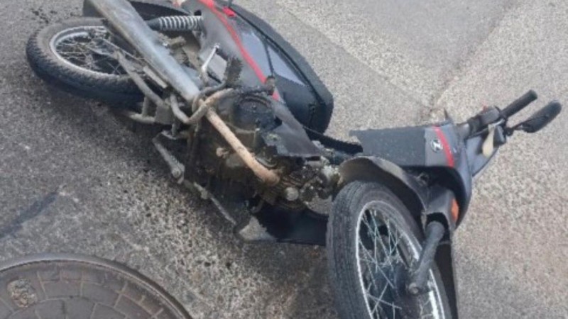 Otro delivery atropellado en Comodoro: se tiró de la moto para evitar un impacto mayor