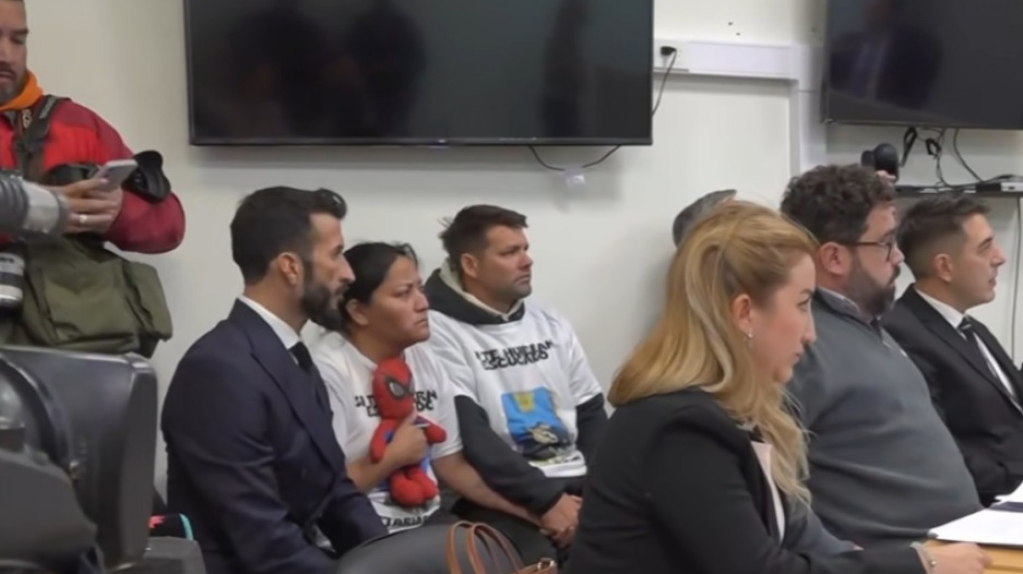 Vecinos y exparejas complican a los imputados: hablaron de maltrato, gritos y hasta quema de ropa del nene