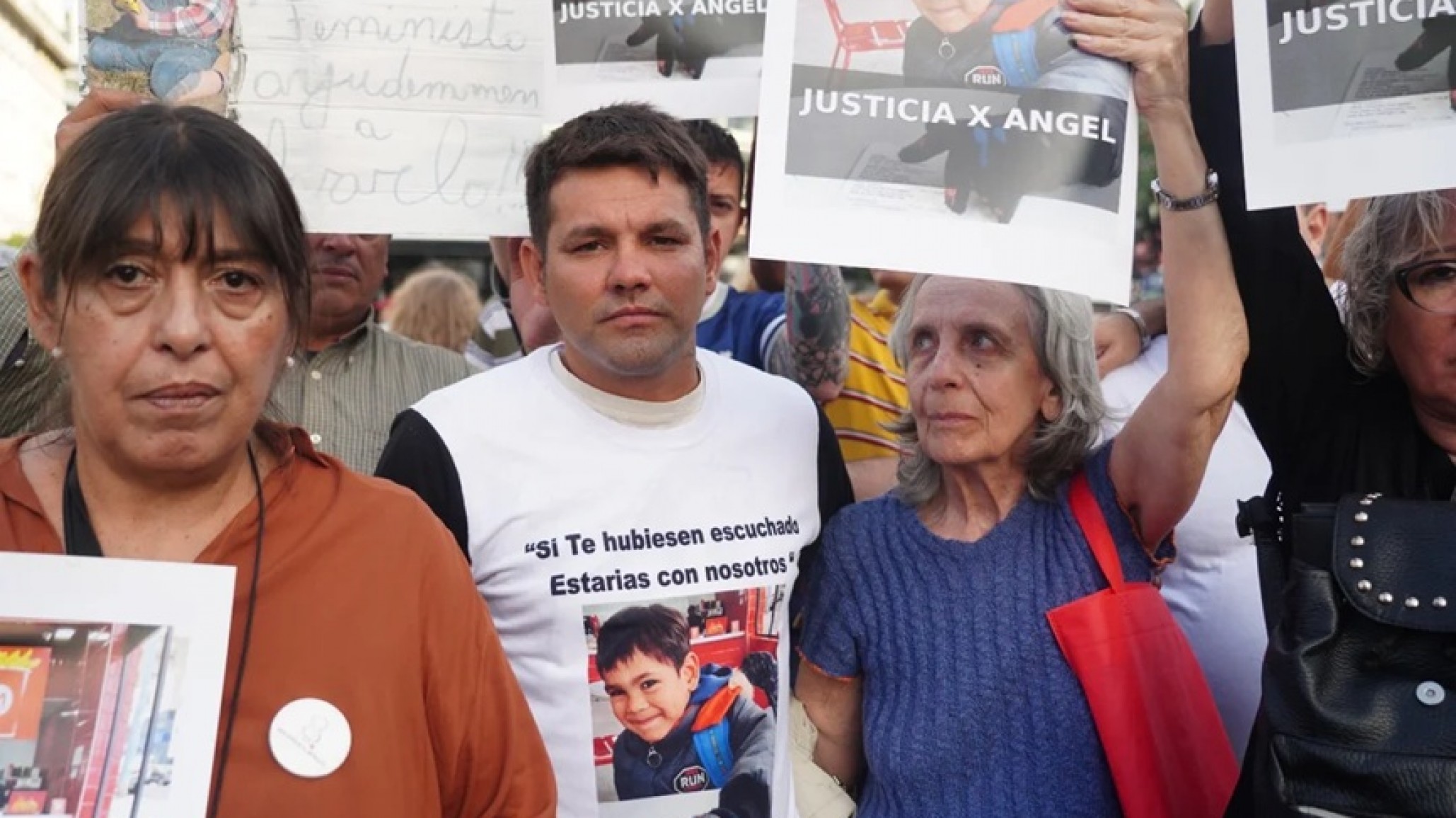 El Obelisco se iluminó para exigir justicia por Ángel López: "Lo mataron con decisiones judiciales"
