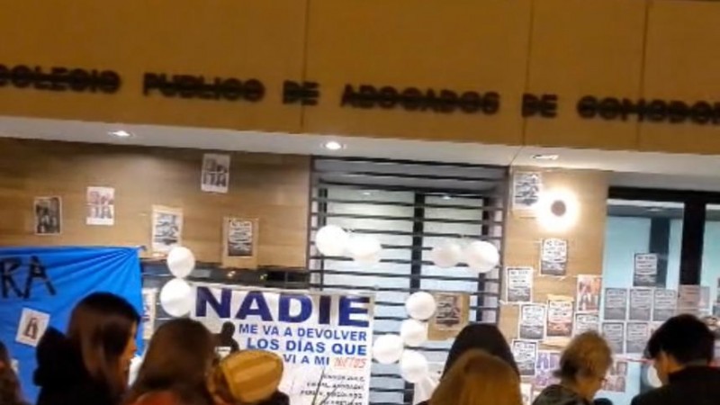 Reclamo por Ángel: nueva marcha frente al Colegio de Abogados
