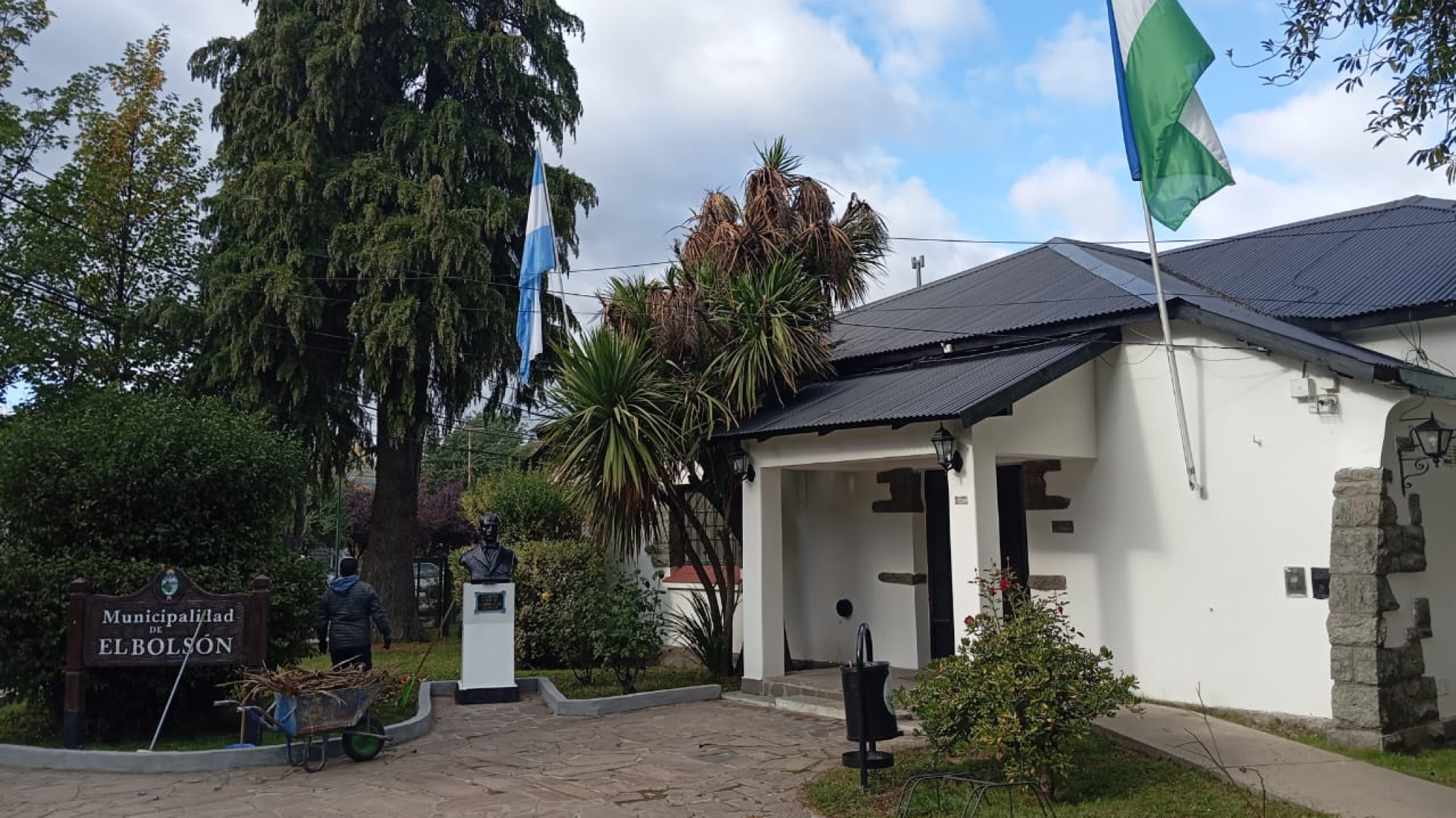 Embargan fondos de El Bolsón tras un accidente en una plaza: la indemnización supera los $22 millones