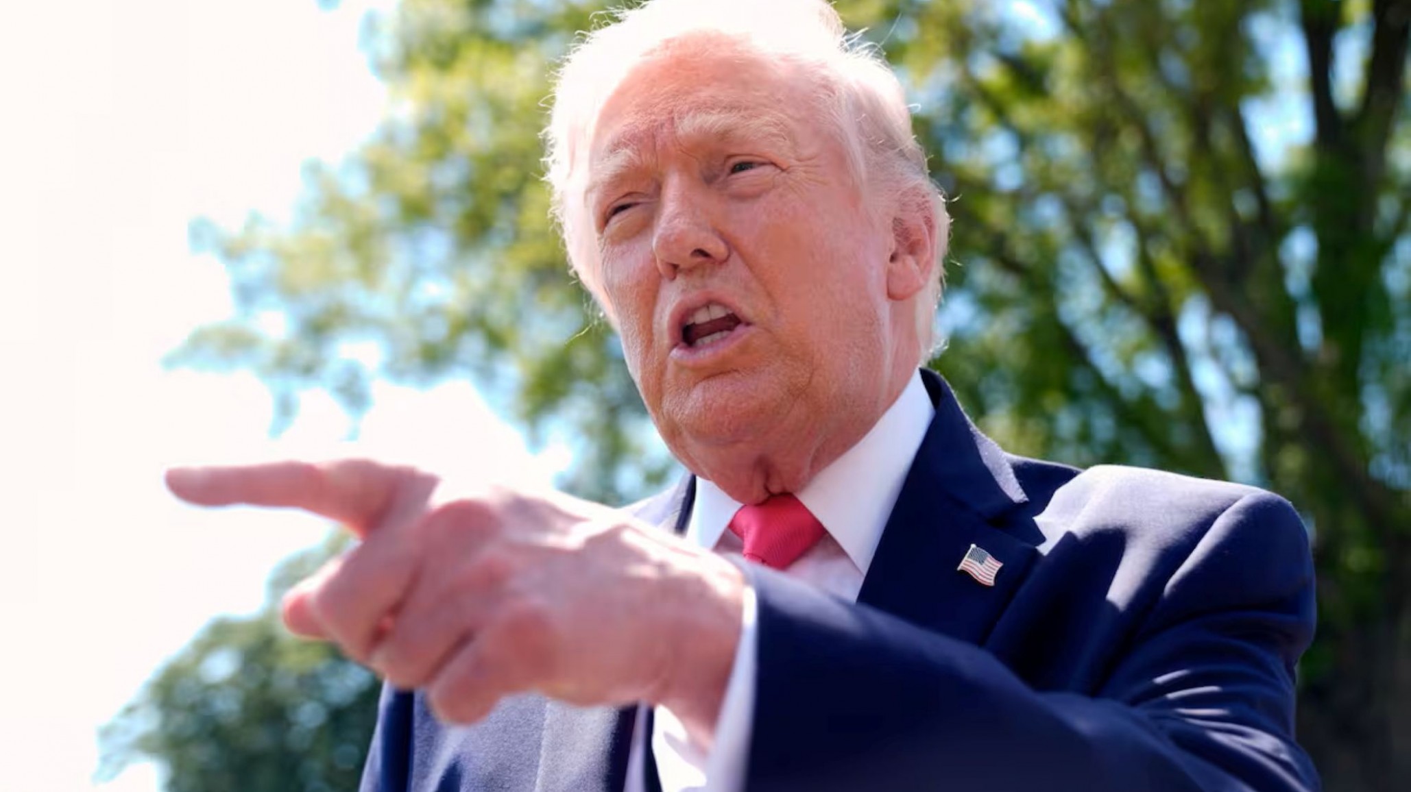 Trump dijo que Irán "no puede chantajear" a Estados Unidos y redobló advertencias