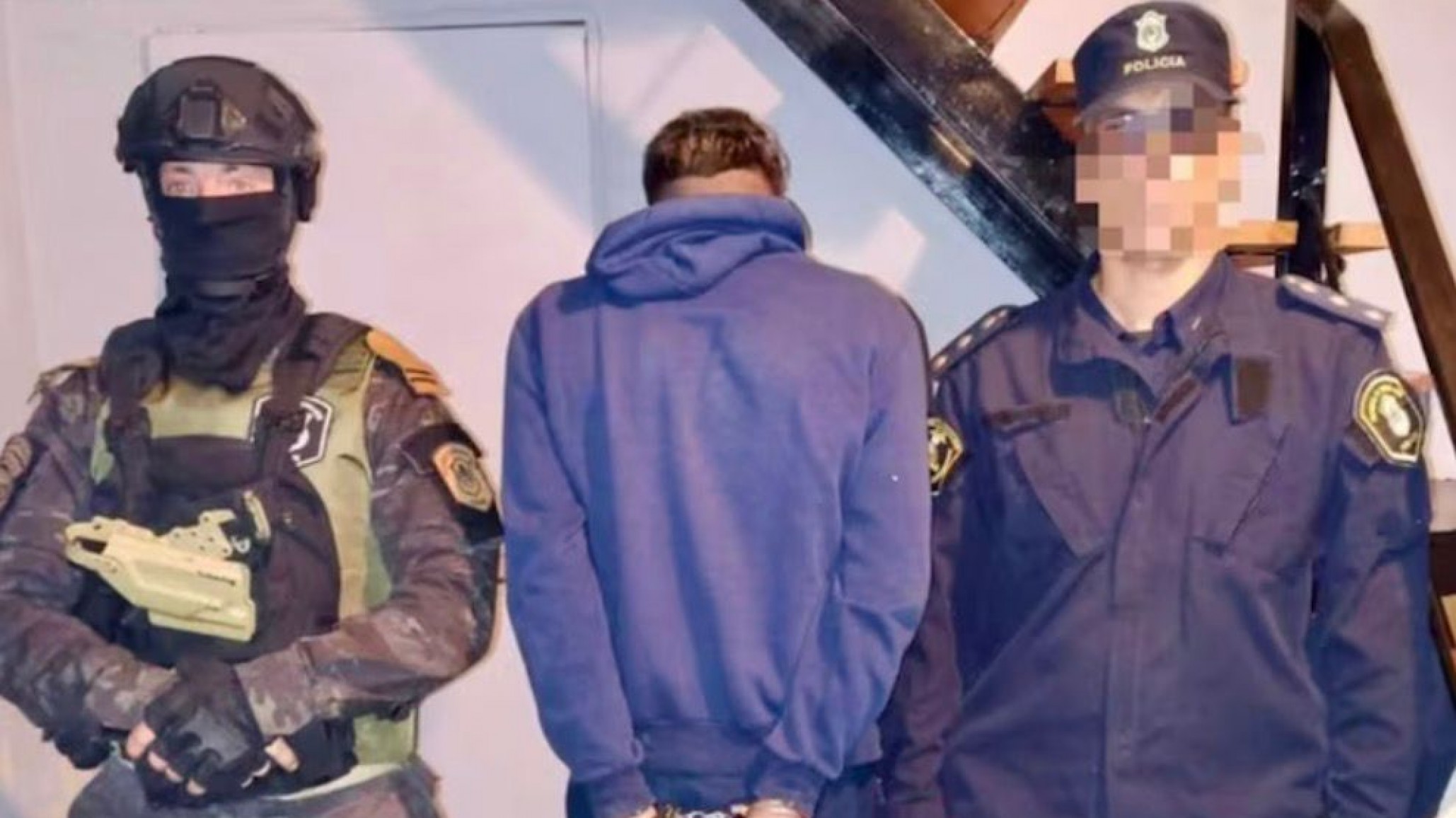 Detuvieron a un adolescente acusado de matar a su abuela tras hallarse su ADN en la escena