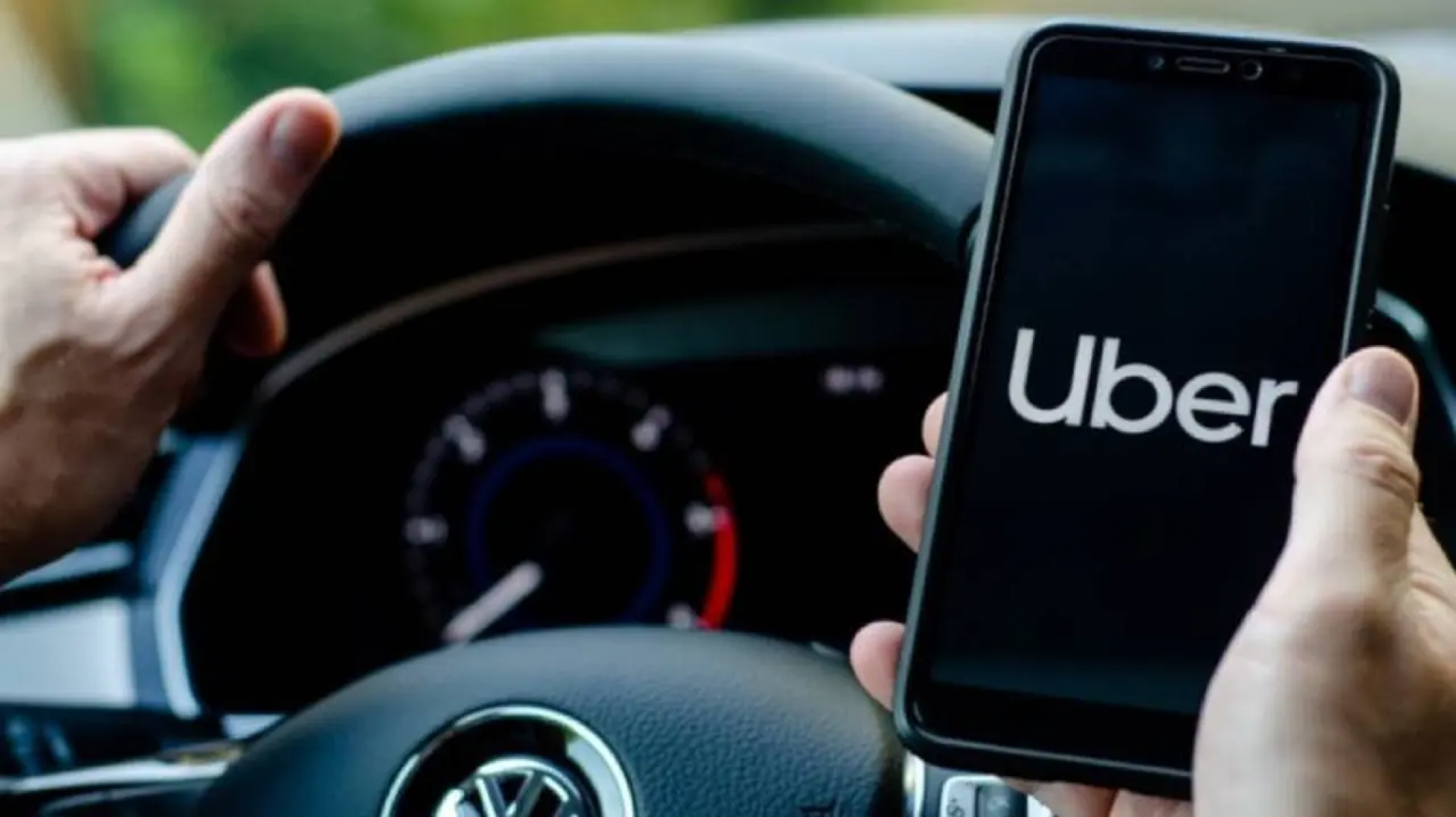 Buscan crear una app local de transporte que integre taxis, remises y Uber