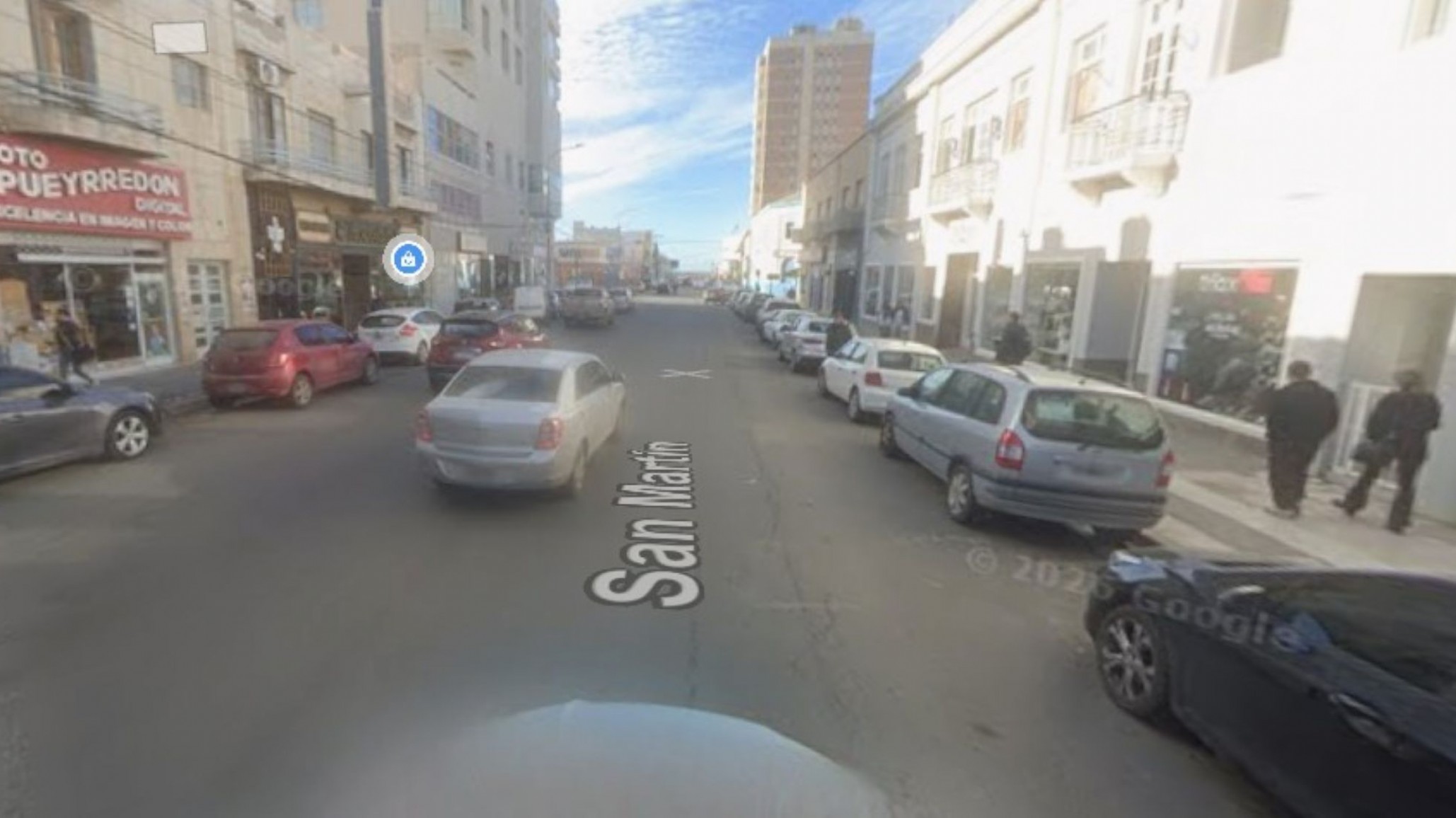 Escándalo en el centro de Comodoro: una mujer se negó a pagar un taxi, insultó al chofer y terminó demorada
