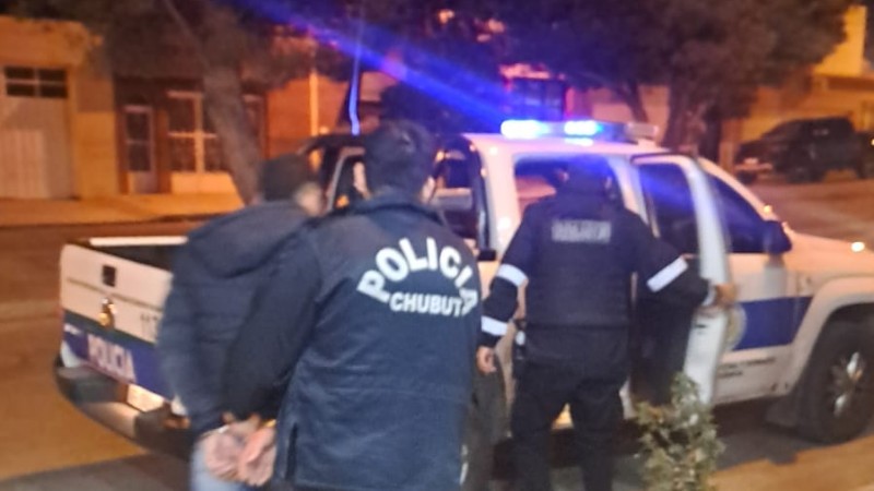Intentó robar una botella de whisky de un supermercado y terminó detenido