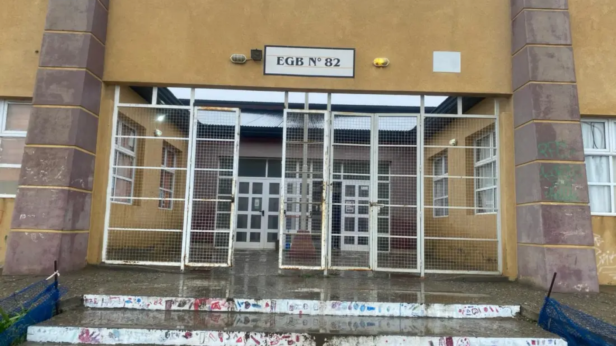 Una mujer habría golpeado a docentes y amenazado con un cuchillo en Caleta Olivia