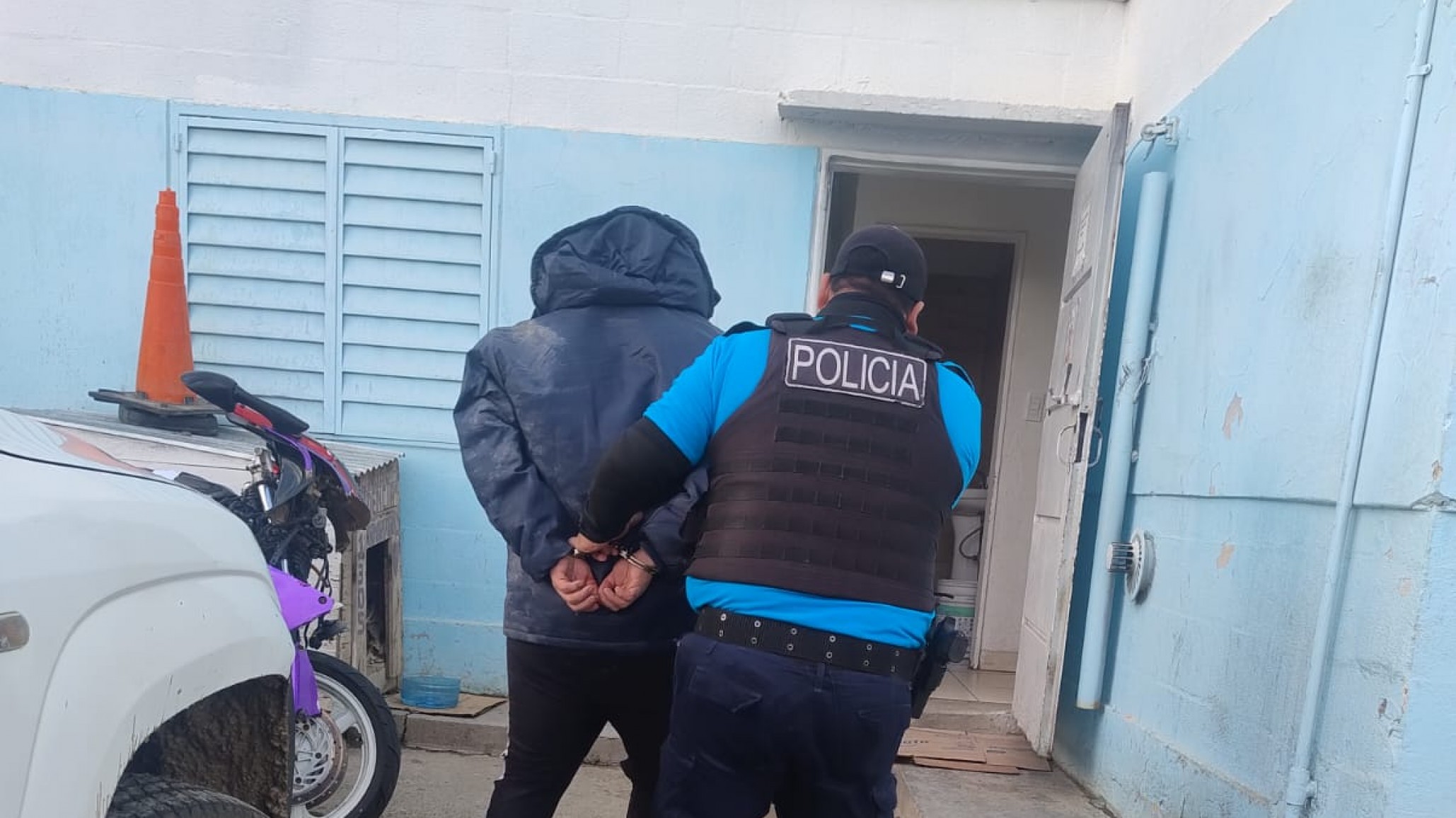 Vecinos hicieron justicia por mano propia: atraparon y golpearon a un presunto ladrón en el Juan XXIII
