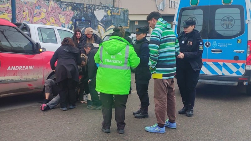 Una empleada de correo fue atropellada en pleno centro