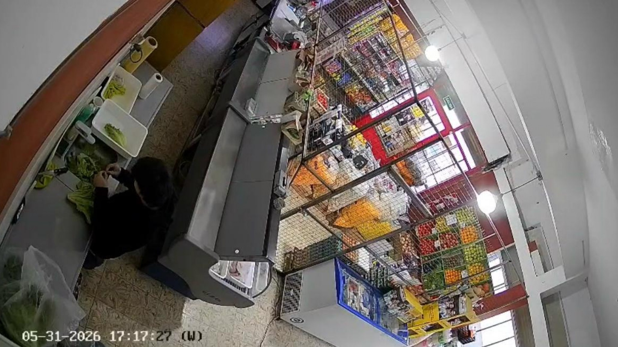 Buscan identificar a los delincuentes que dispararon dentro de un comercio
