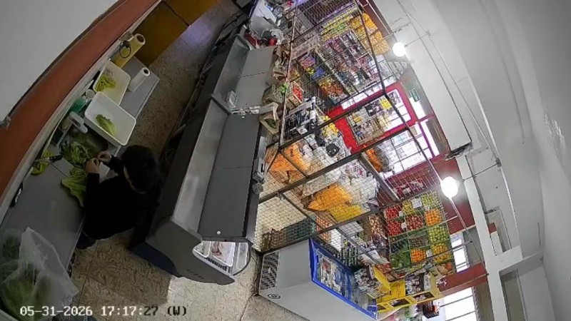 Buscan identificar a los delincuentes que dispararon dentro de un comercio