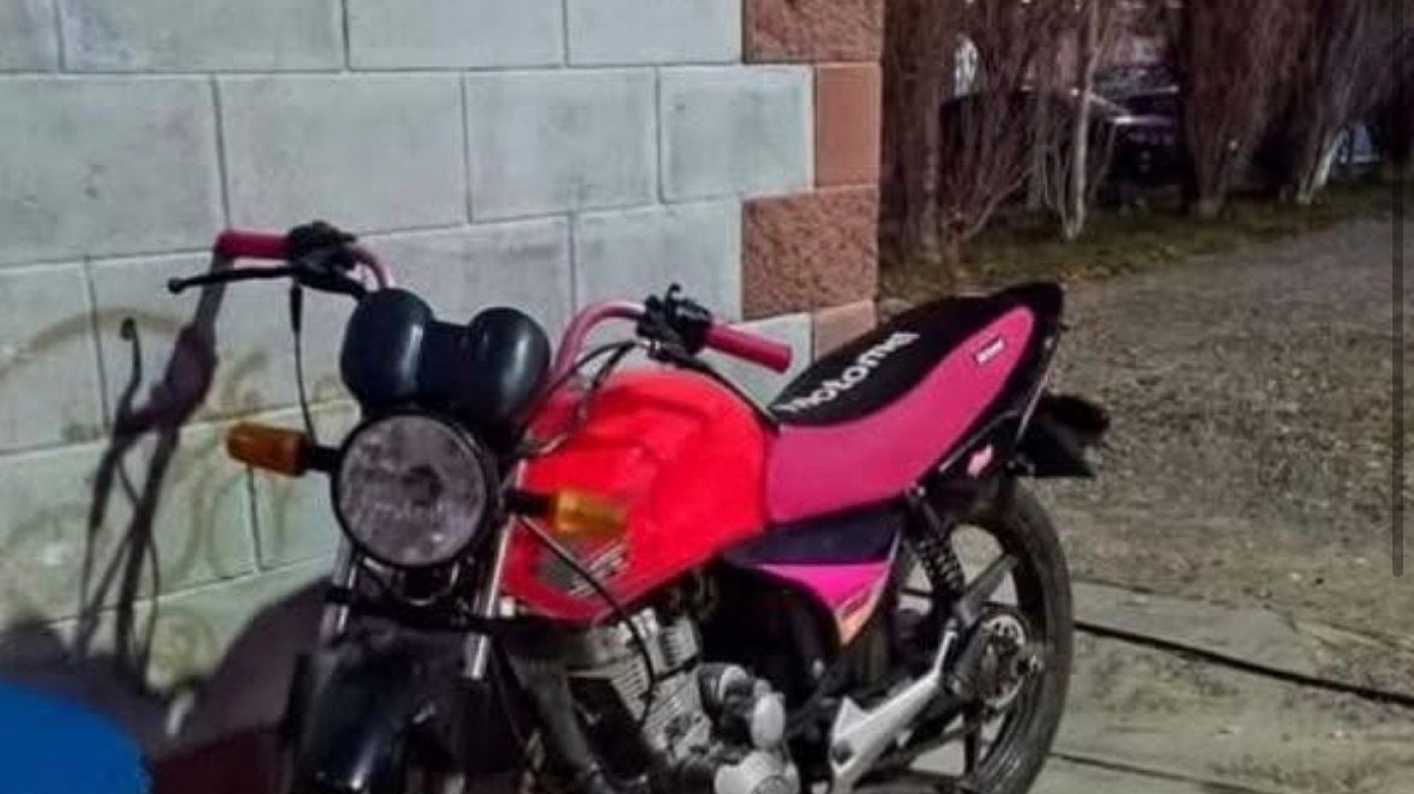 Buscan una moto robada en el barrio 2 de Abril y piden ayuda para encontrarla