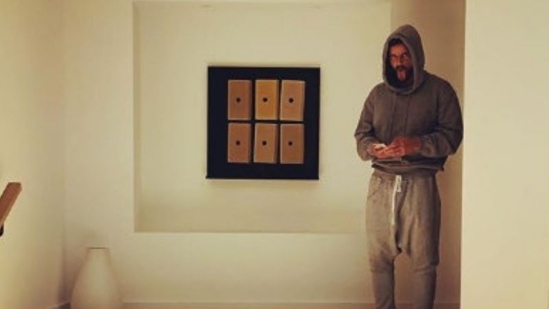 Resfriado y seductor: Ricky Martin compartió una foto enfermo y se ofrecieron miles de cuidadoras