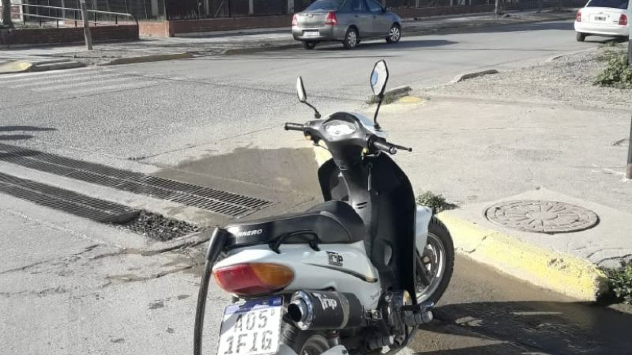 Accidente de tránsito: Hubo un choque entre un auto y una moto
