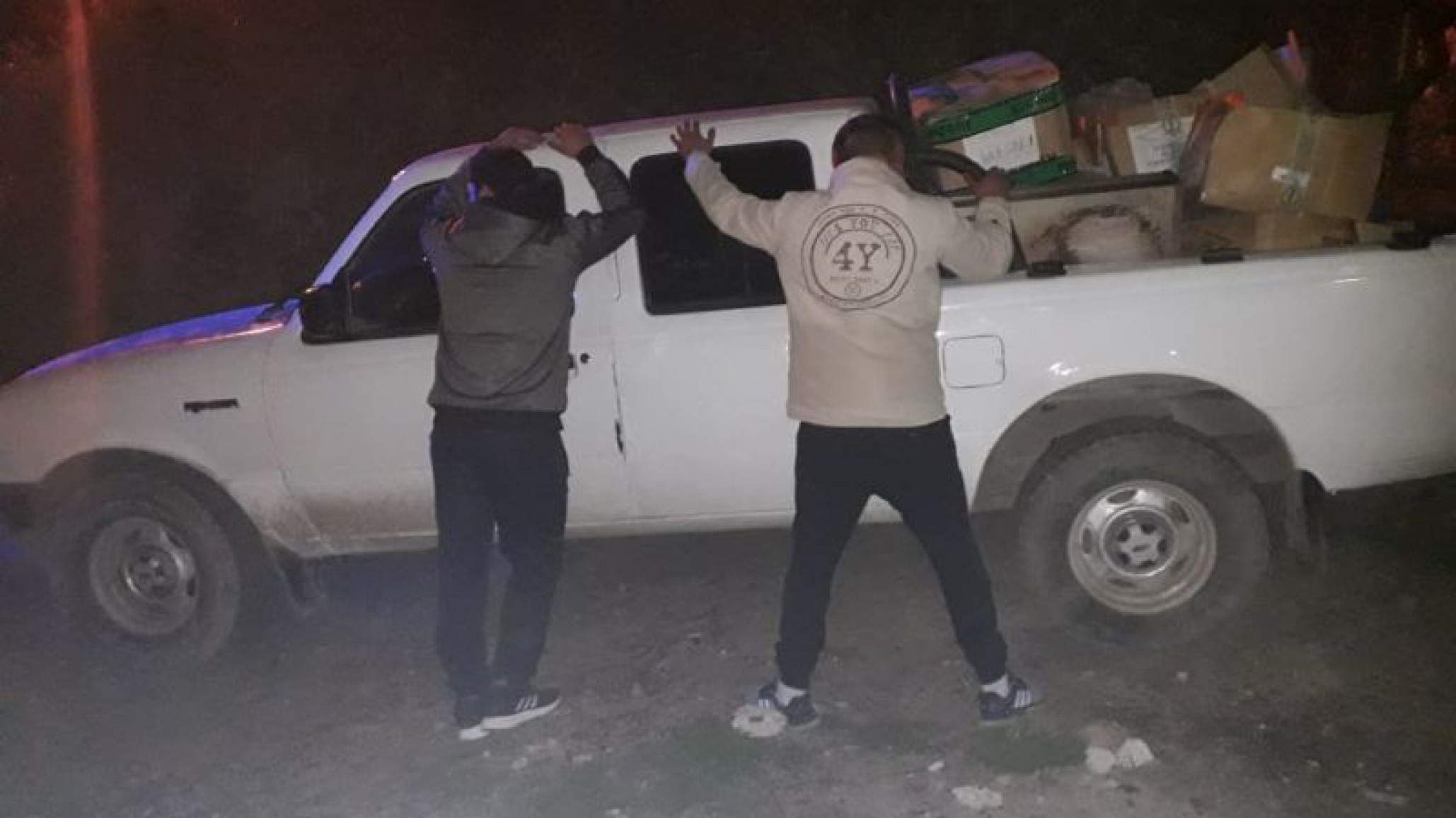 Los atraparon infraganti con mercadería robada en la camioneta y en pleno centro