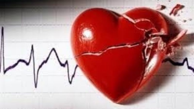 Un docente deprimido abandonado por su novia llora frente a sus alumnos y no da clase