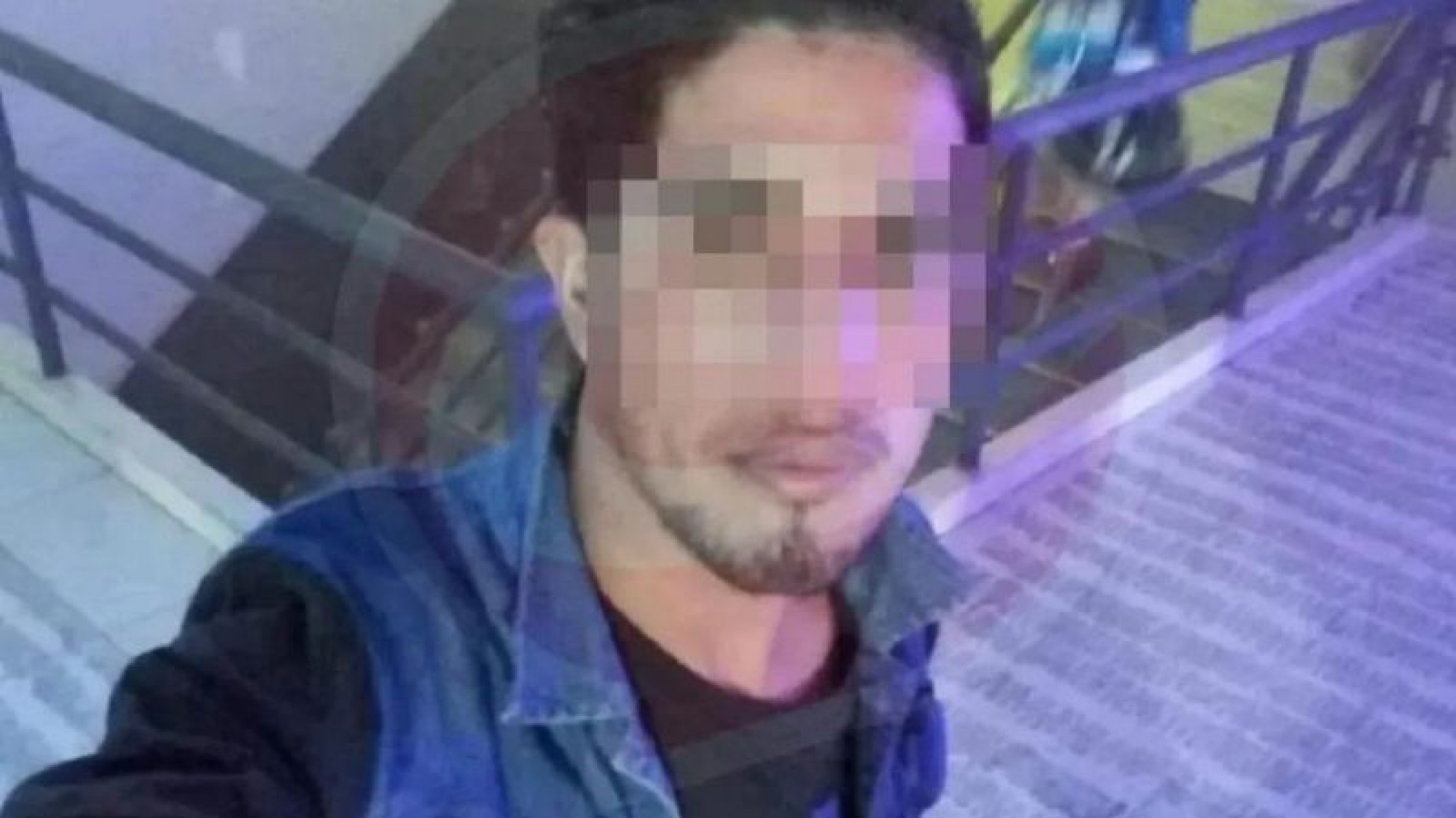 Discutió con su pareja, lo mató en plena calle, le pegó un tiro a su perro y se fugó