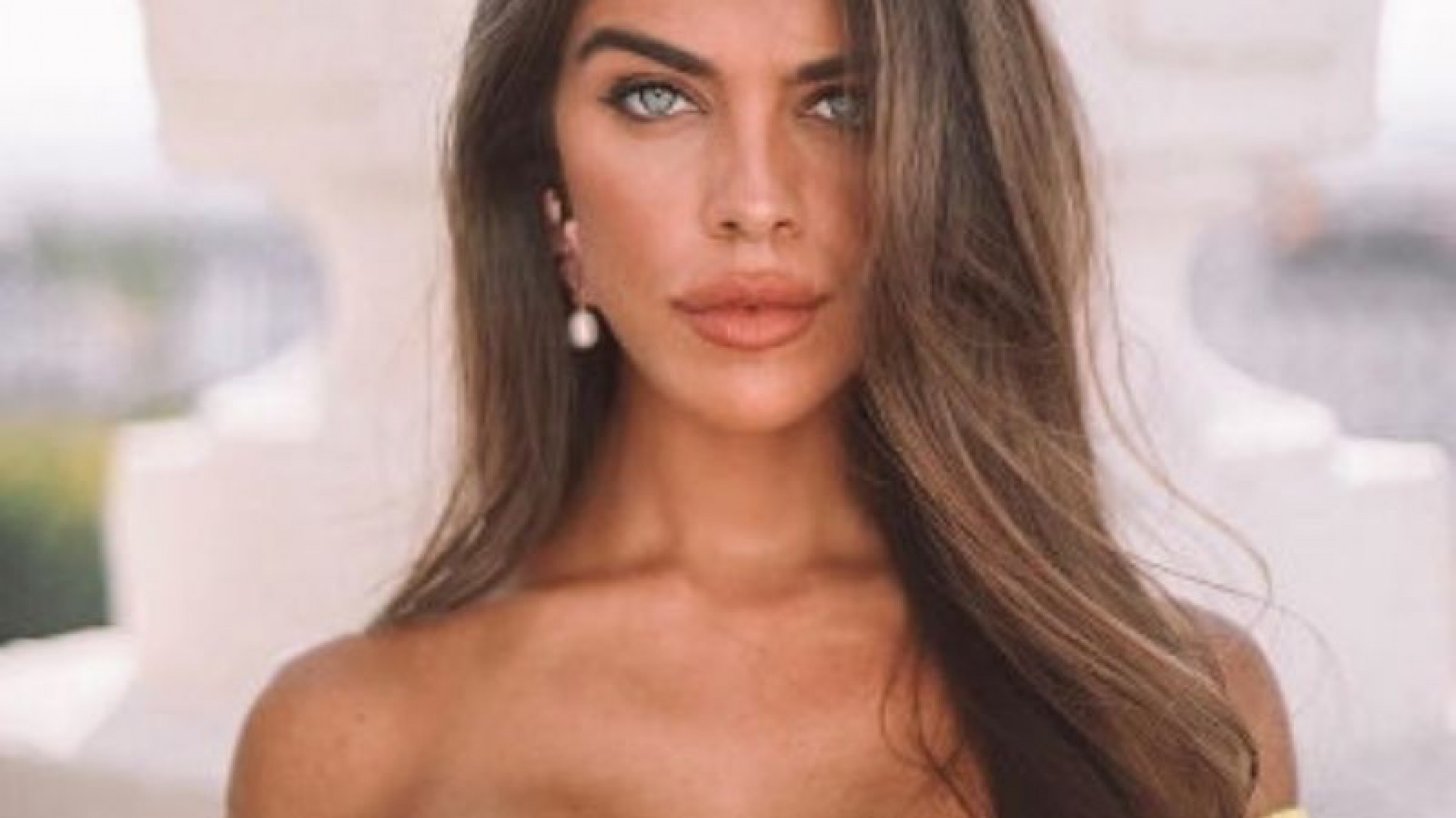 ¡Mostró sus bubis! Violeta Mangriñan en la alfombra roja del Festival de Cine de Venecia