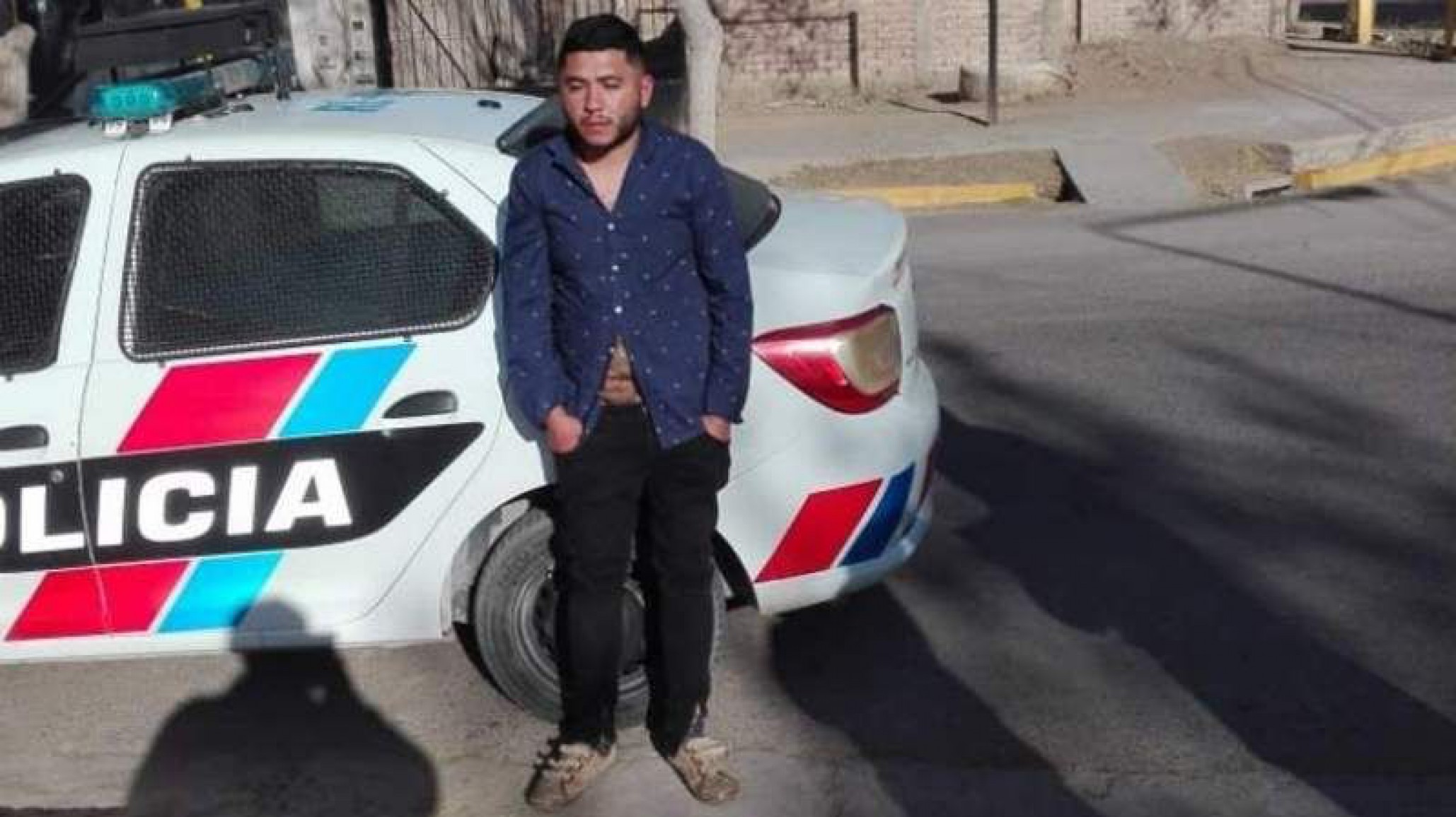 Insólito: Lo invitaron a un cumple de 50 y le robó la cartera a la cumpleañera