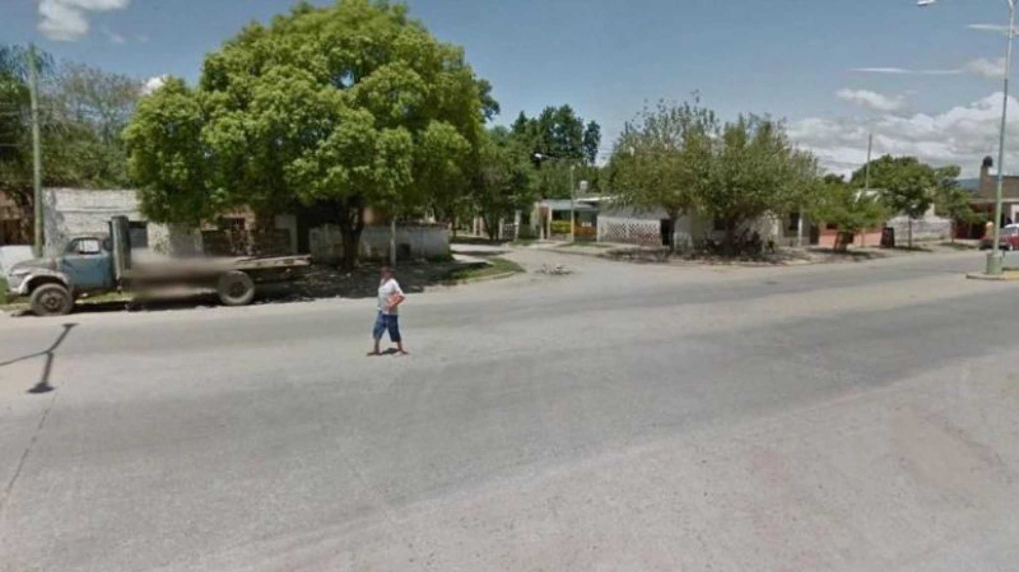 Muere ladrón arrollado por el auto que intentó robar