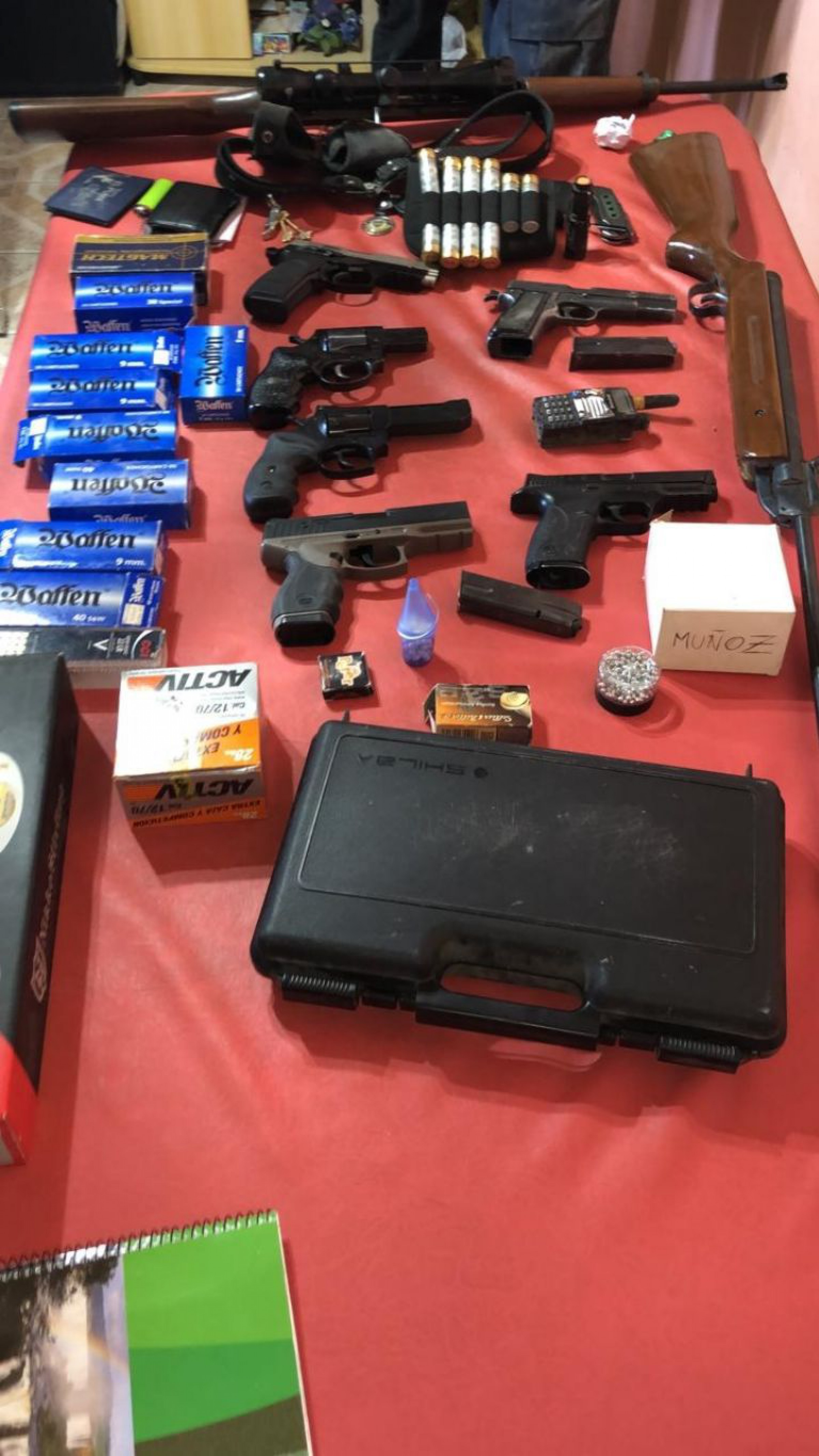 Abuso de armas y amenaza agravada: Investigación a un policía que efectuaba disparos intimidando a los vecinos