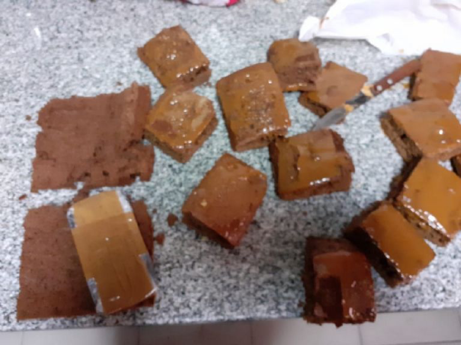 Trelew: la novia de un detenido camufló un celular