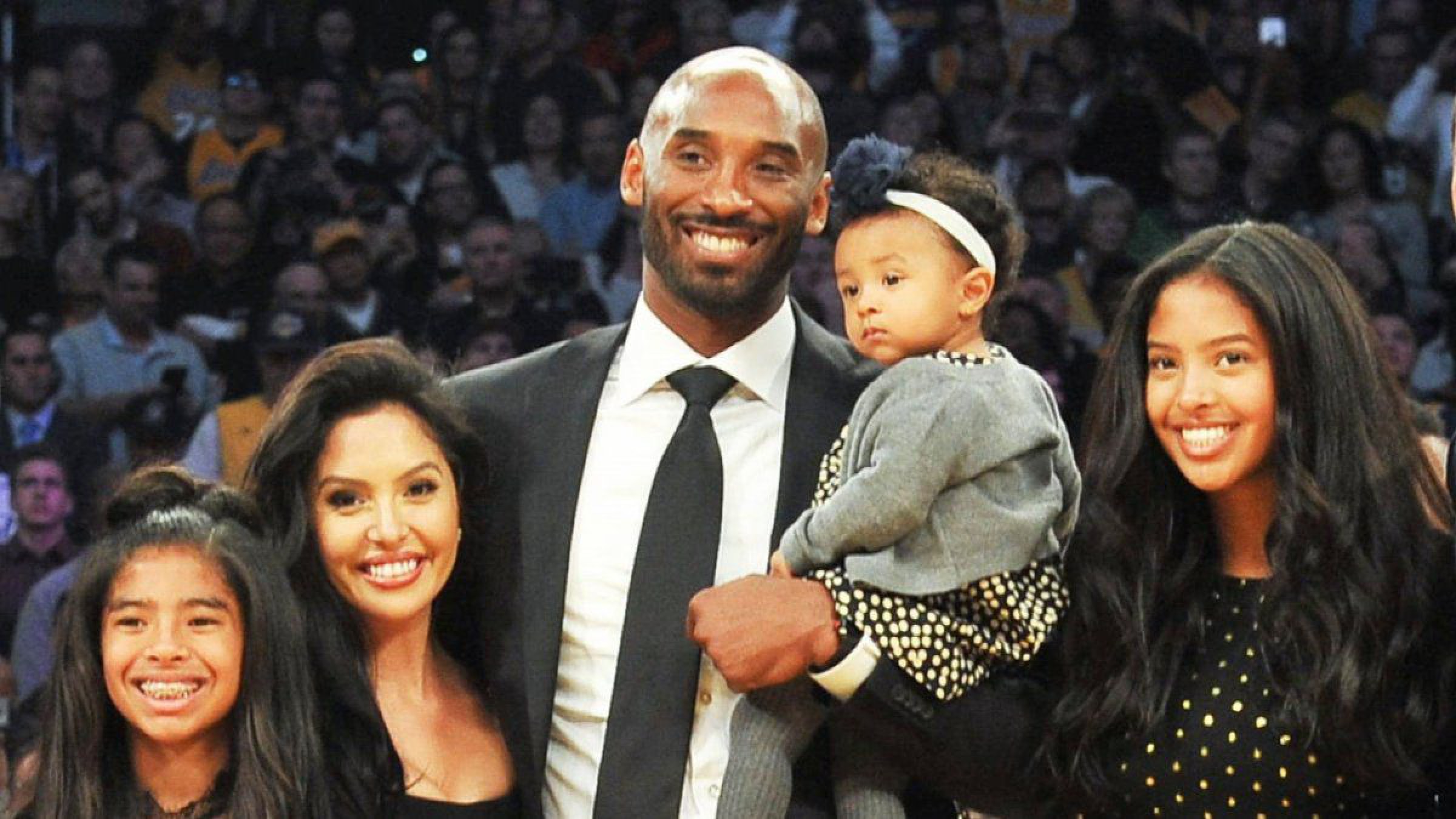En su cumpleaños, Vanessa Bryant abrió un sobre de Kobe