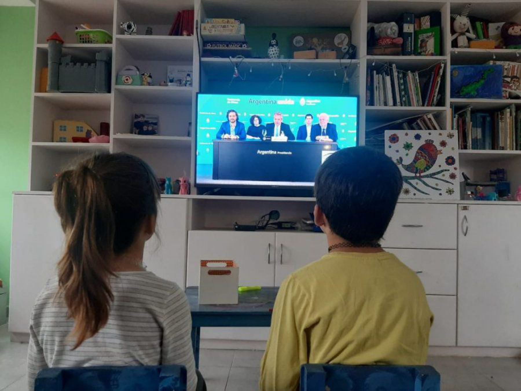 Menores de 12 años podrán salir de compras con sus padres