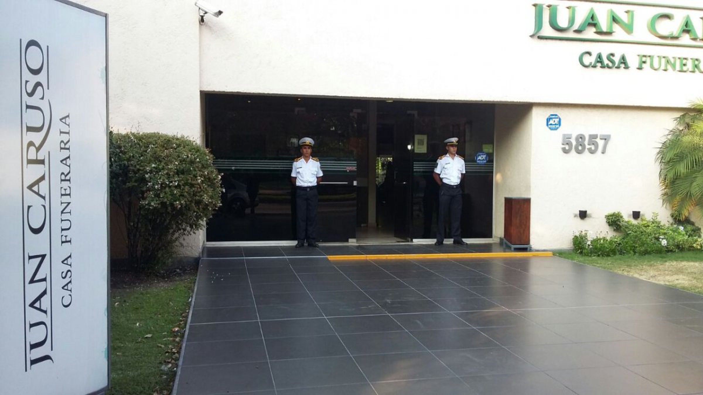 Empresa funeraria confundió dos cuerpos en velatorios