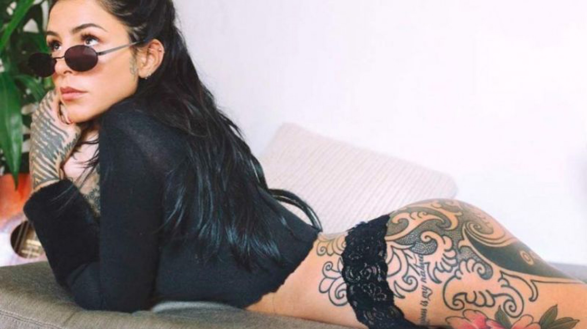 A Cande Tinelli ya casi no le queda espacio para tatuarse y ahora pretende tunear hasta su ropa