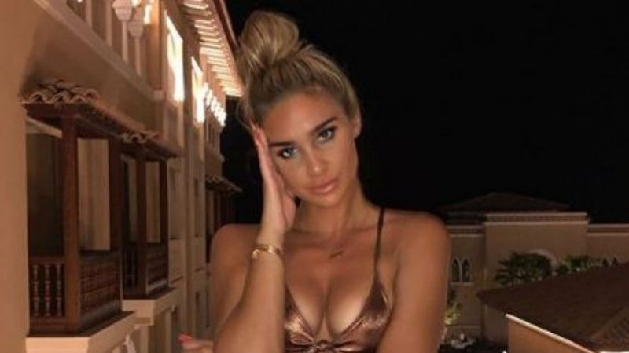 Emily Shak, la Instagramer escocesa que la rompe en bikini