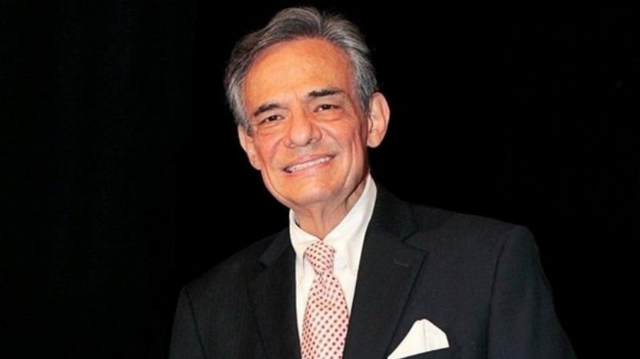 Continúa la polémica tras la muerte del cantante José José