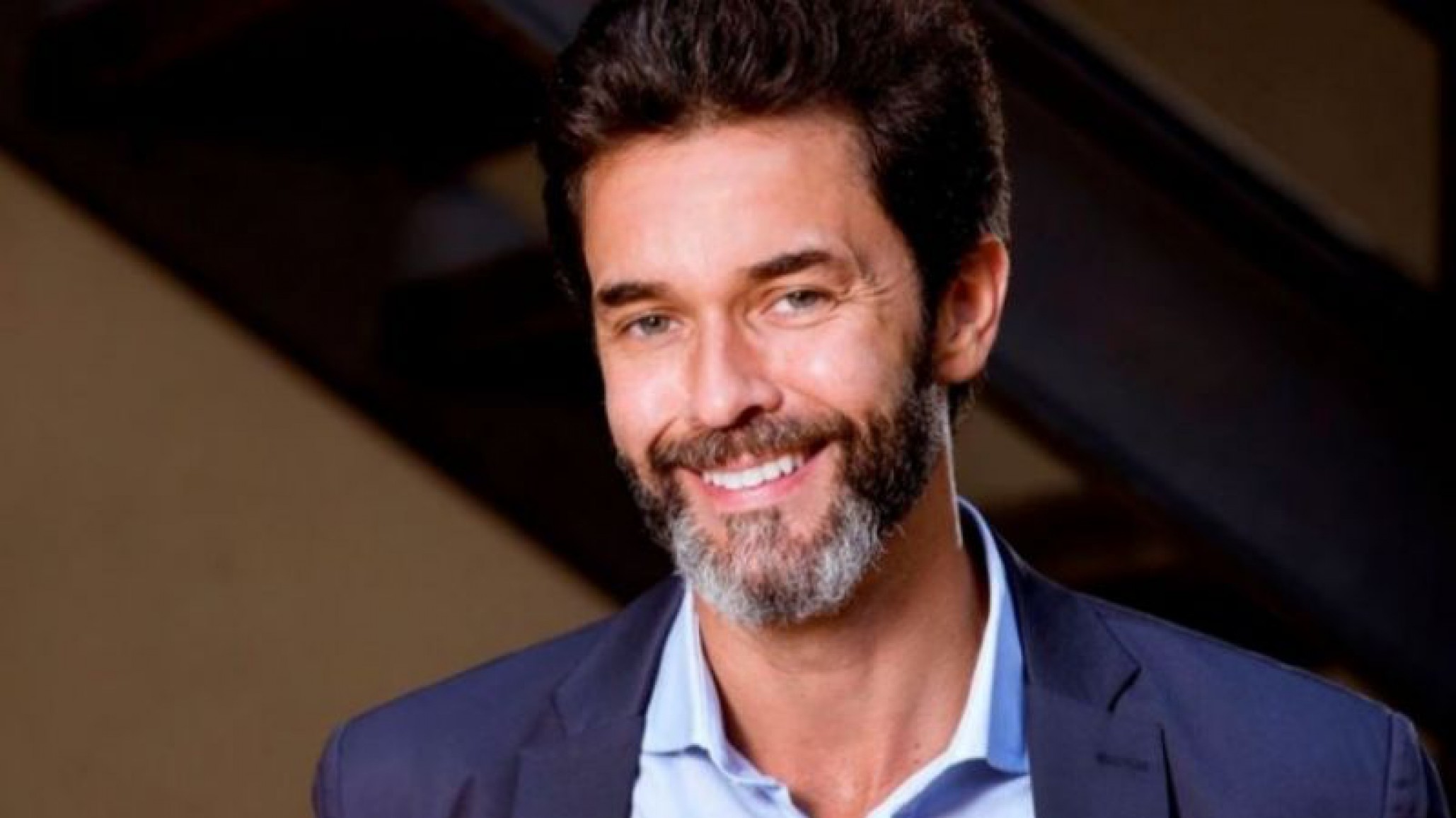 Al estilo Baywatch, Mariano Martínez la rompió con sus abdominales de acero