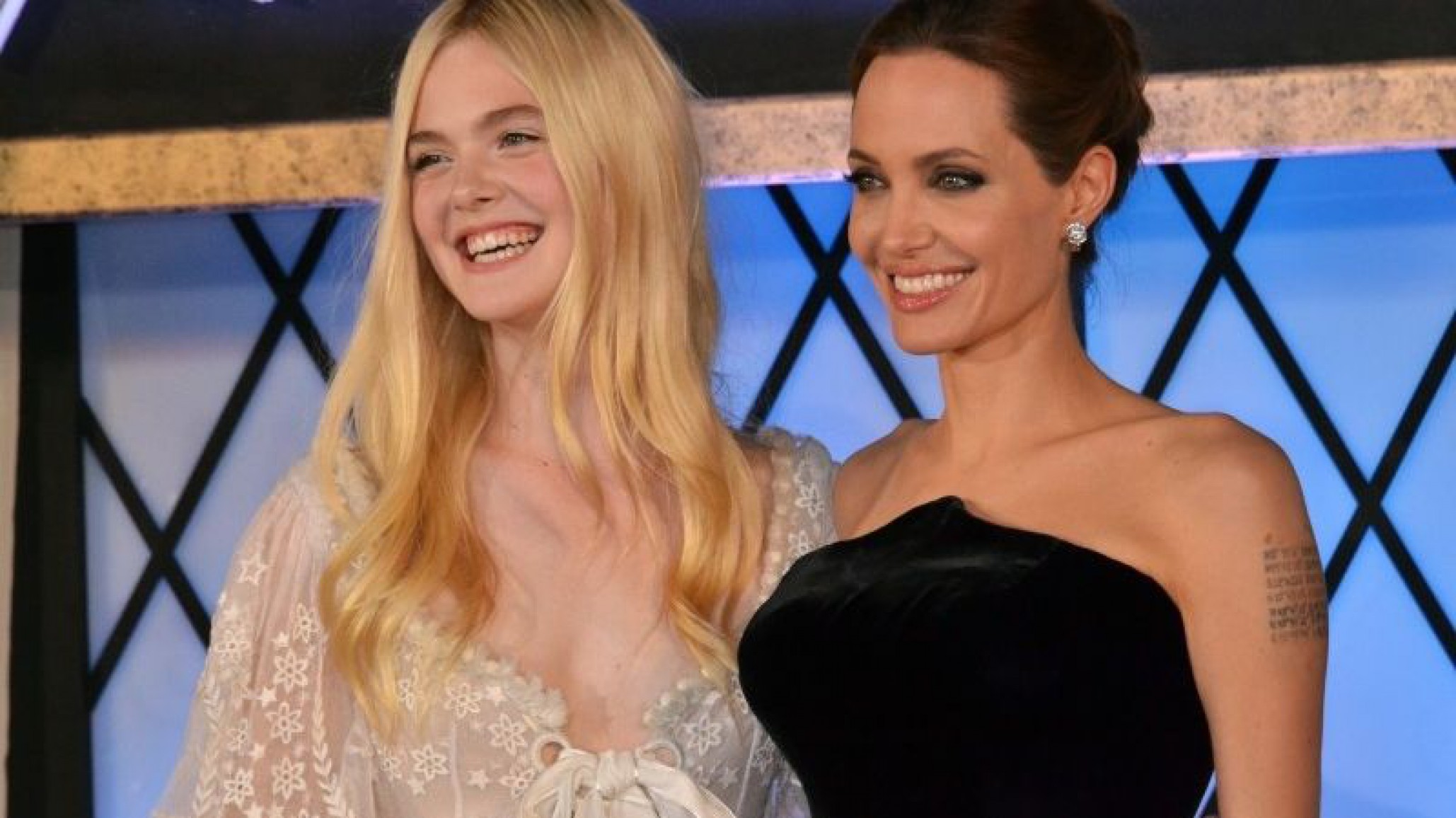 Angelina Jolie y Elle Fanning se lucieron en la premiere de Maléfica 2
