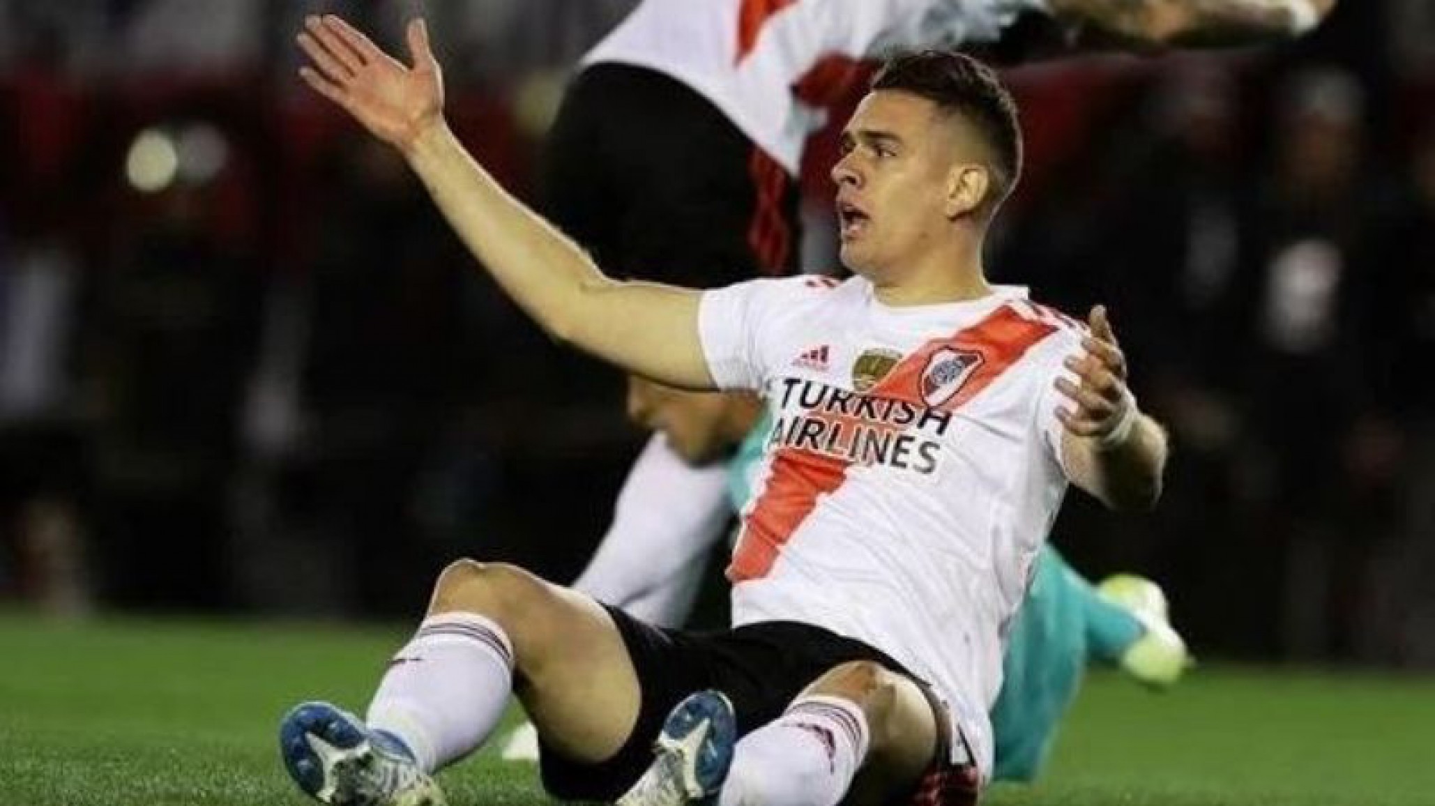 Superclásico: ¿Qué conversaron los encargados del VAR y el árbitro antes del penal para River?