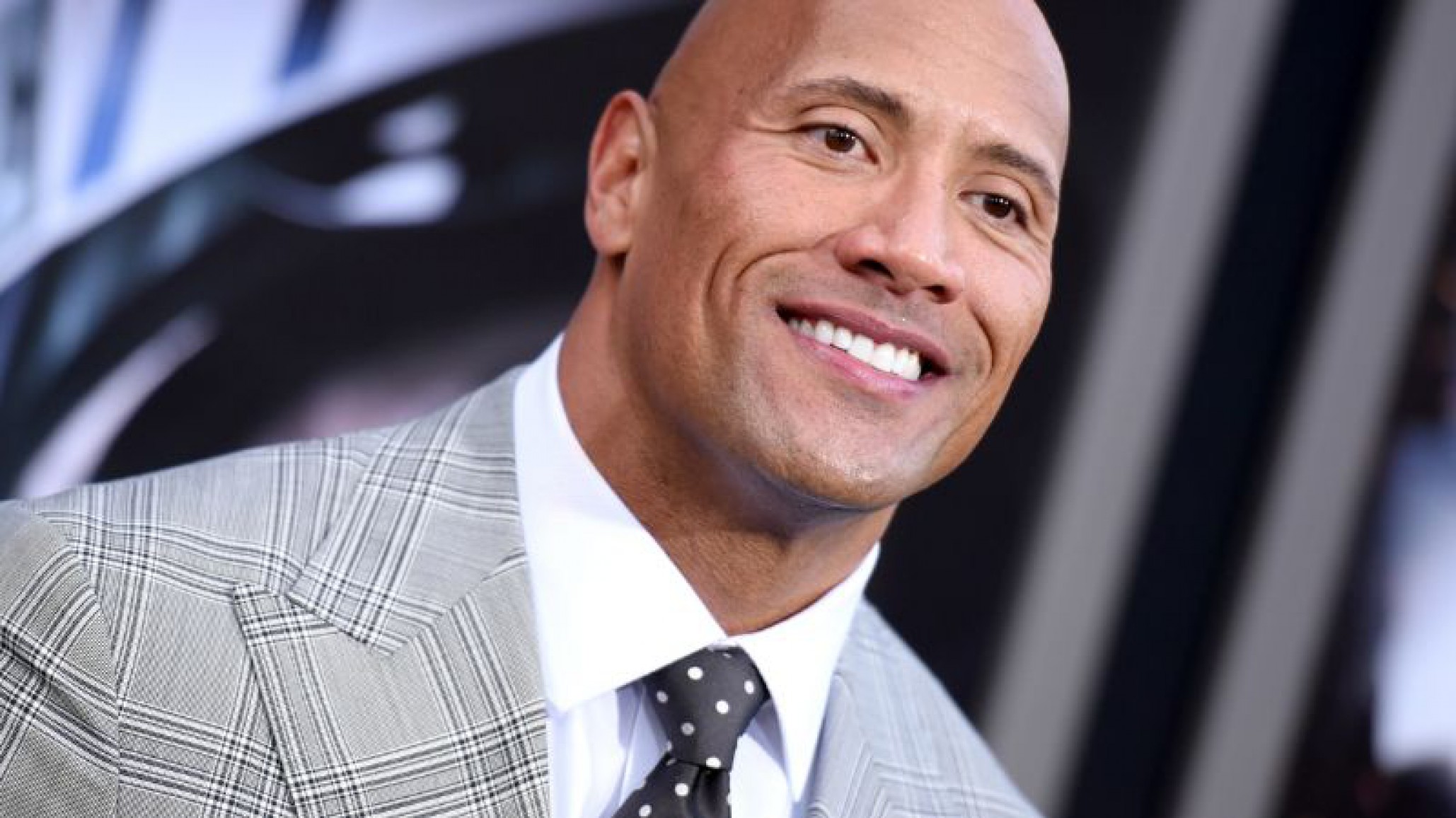 ¡Sorpresa! “La Roca” Johnson le cantó el feliz cumpleaños a una fan que cumplió 100 años (Video)