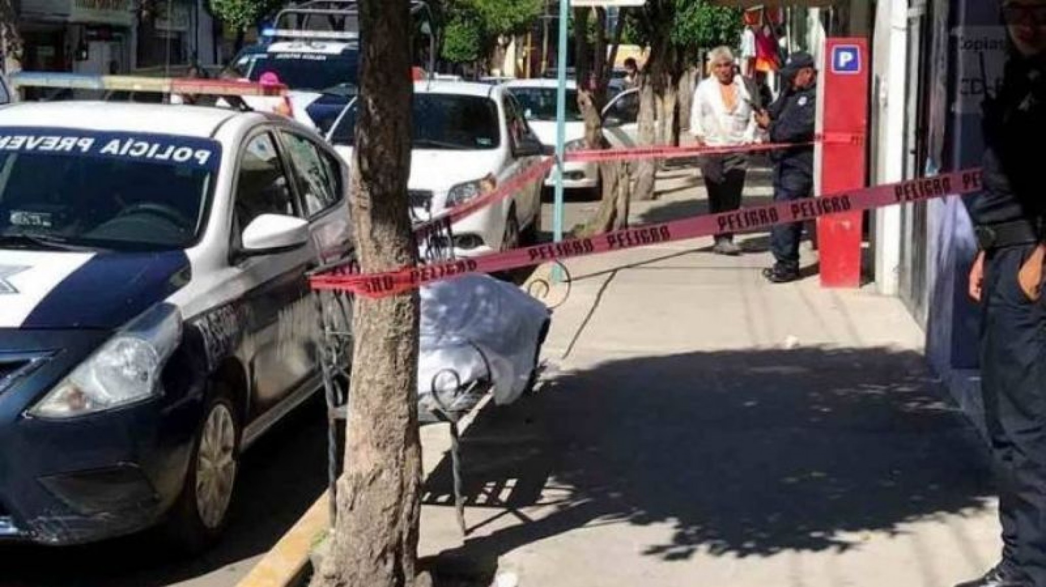 Personal médico le negó asistencia en la calle a una anciana y murió minutos después