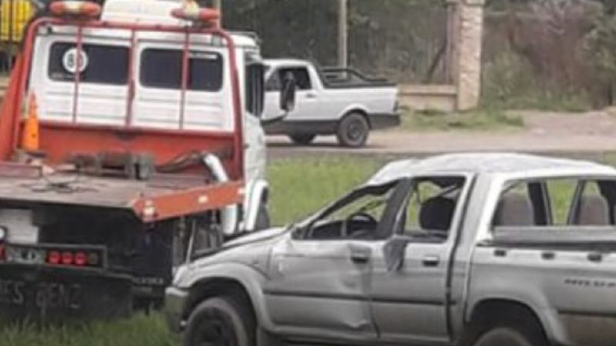 Trágico accidente: Una camioneta volcó y un joven perdió la vida