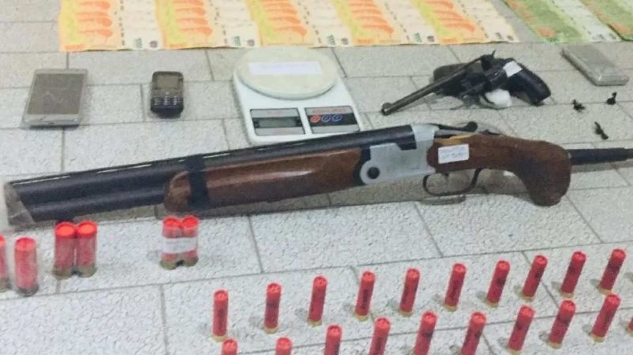 Buenos Aires: llevaban droga y los detuvieron armados “hasta los dientes