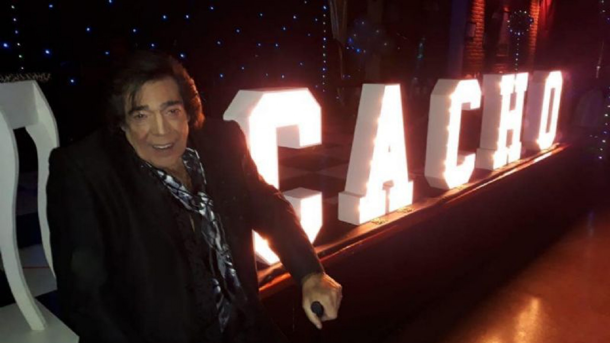 Los famosos que están despidiendo a Cacho Castaña a través de las redes