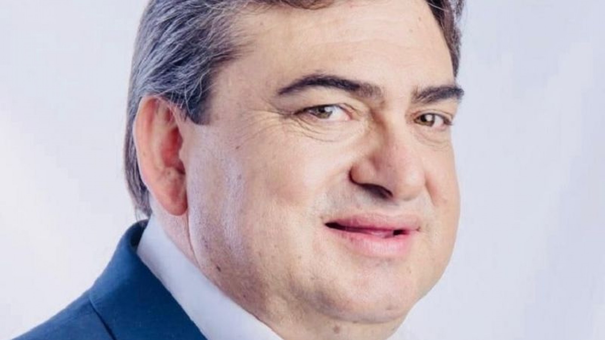 El candidato a la Intendencia Julio Debonat hizo su cierre con un baile en su casa