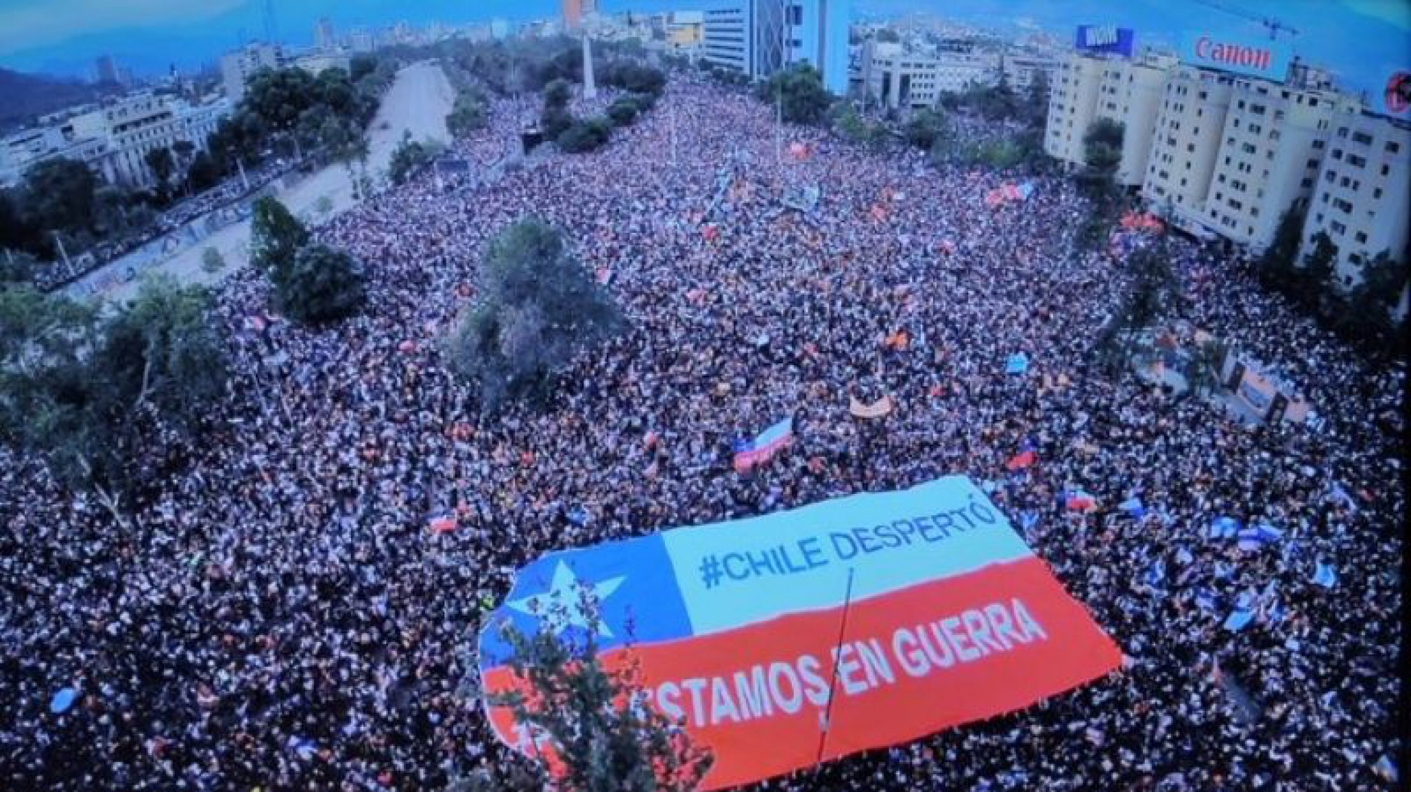 Más de 500 mil personas concentran en Santiago de Chile