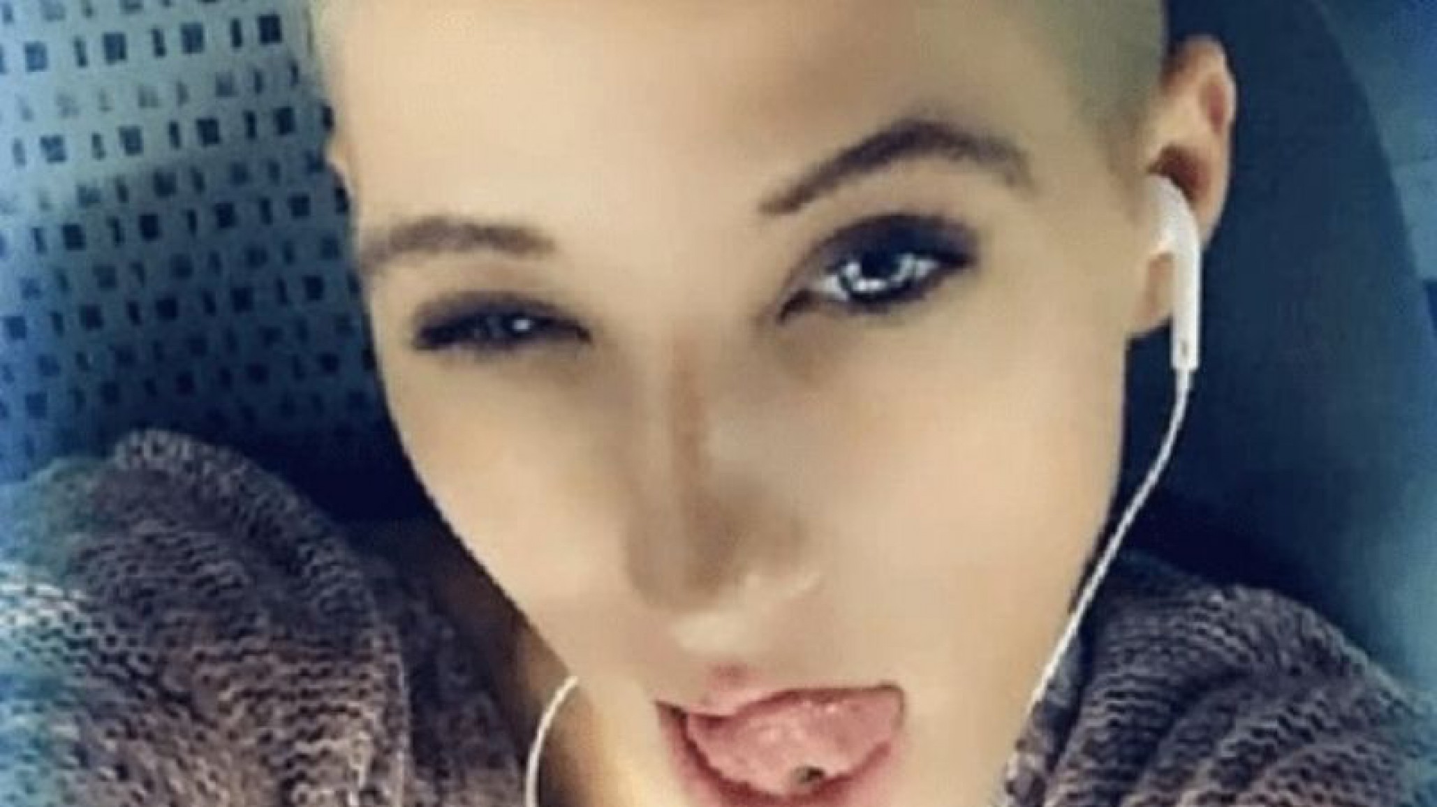 Madre de 27 años dejó que un hombre abusara de sus hijas por años