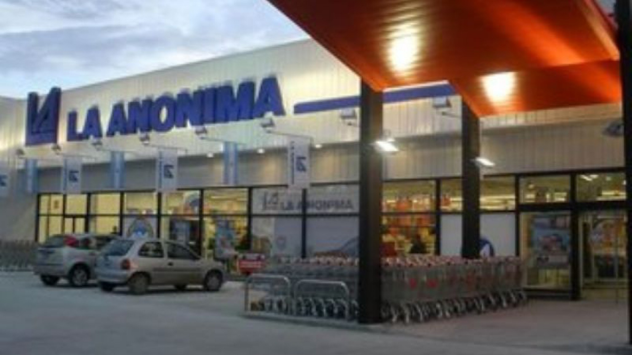 Una mujer fue detenida tras robar mercadería de La Anónima junto a sus hijos