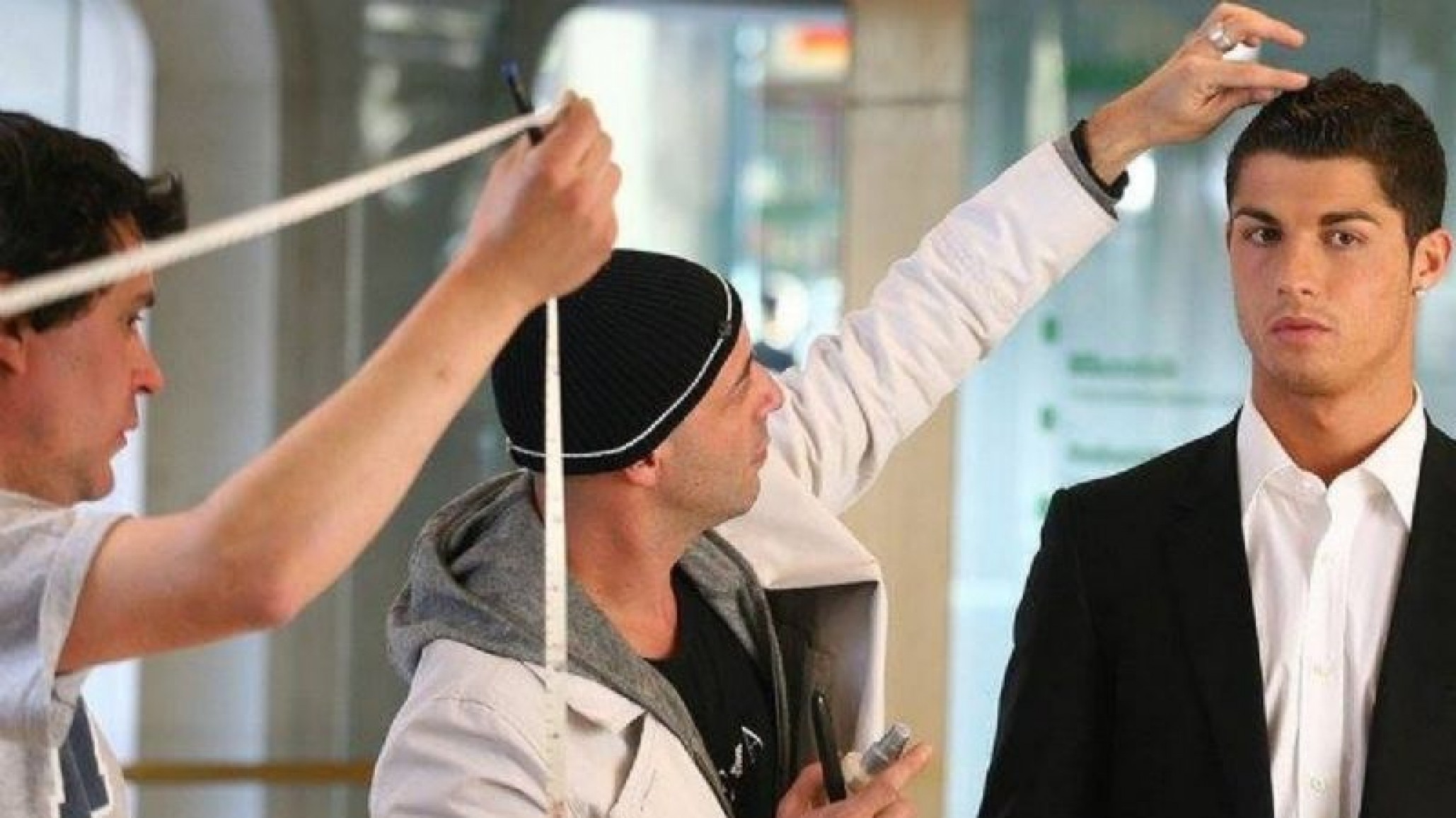 Asesinaron brutalmente al “peluquero de las estrellas”: un amigo lo acuchilló numerosas veces