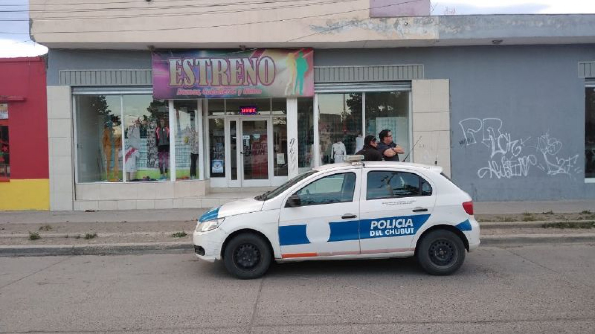 Detienen a una “mechera” luego de robar en dos locales