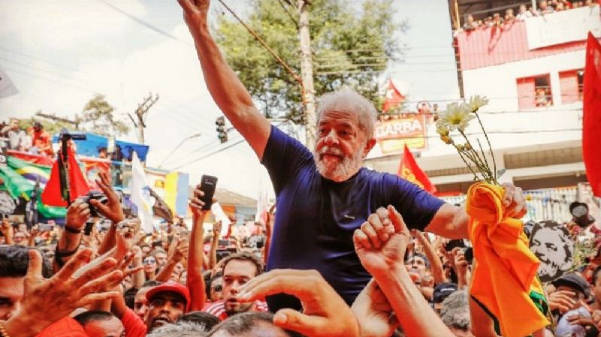 ¡Lula Libre!: la justicia brasilera dejó en libertad al ex presidente y Alberto Fernández habló sobre el tema