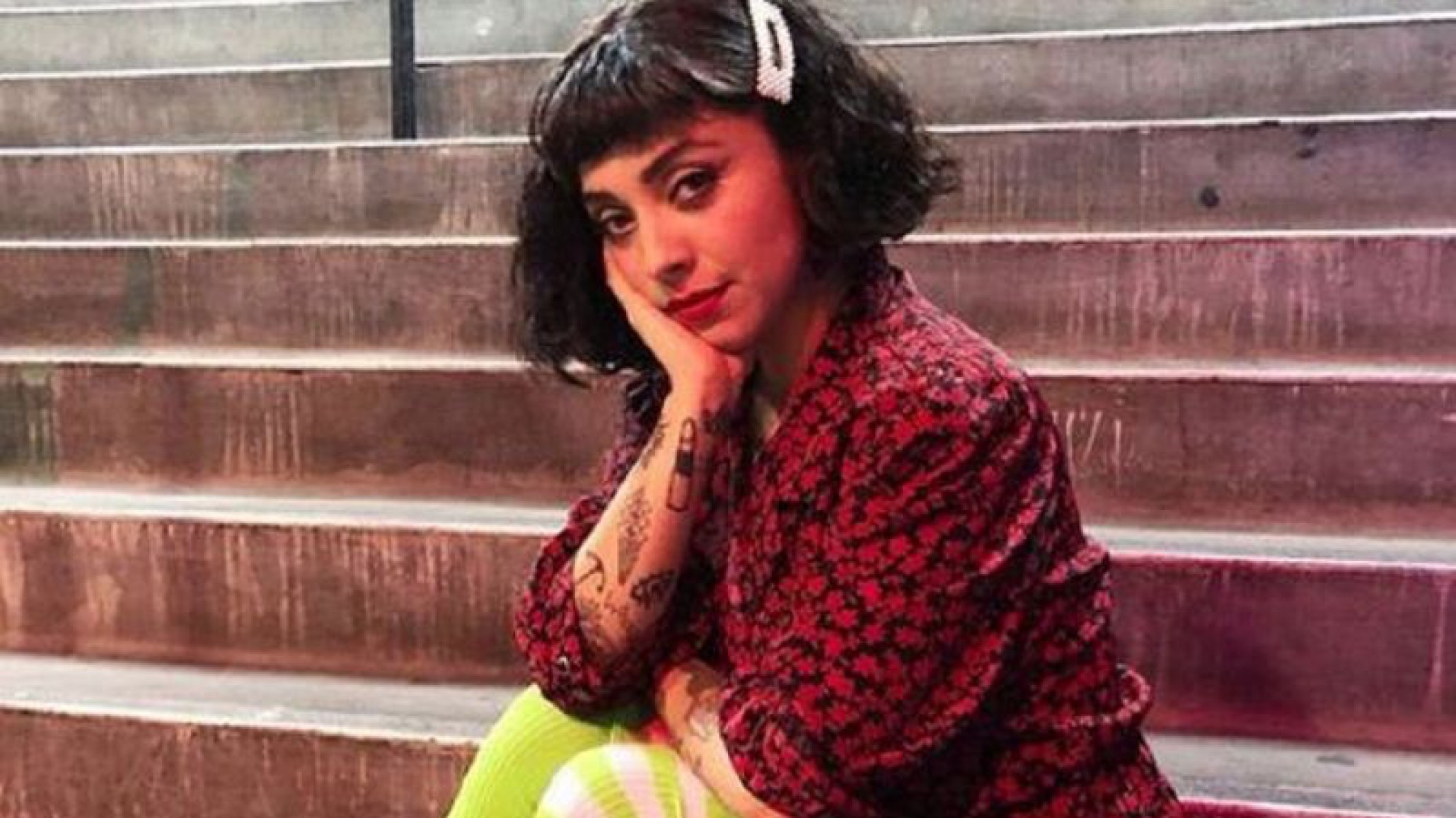 Mon Laferte se desnudó en los Latin Grammy 2019: fue para denunciar la represión en Chile