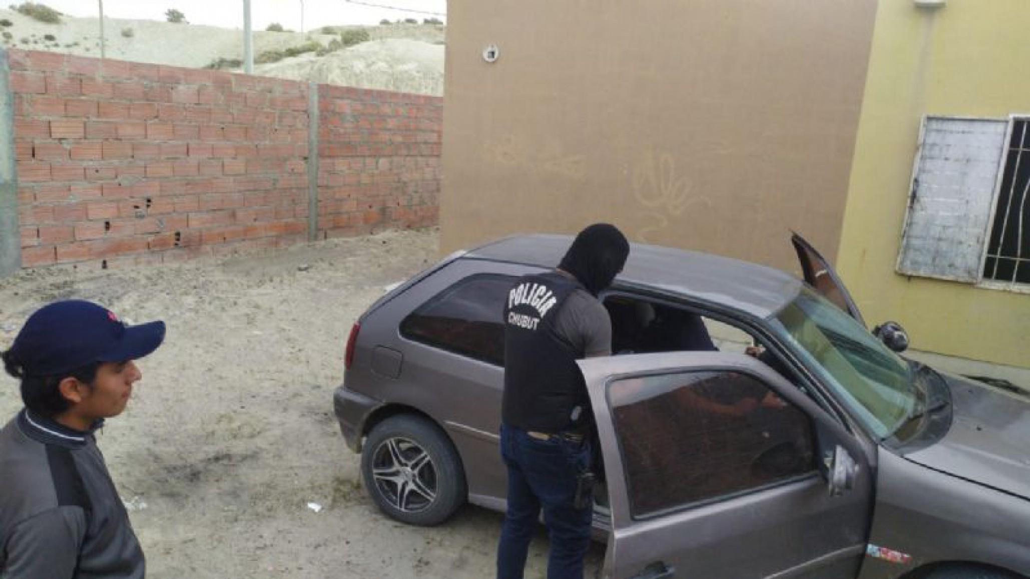 Robaron un auto en Madryn y los mismos ladrones quisieron repetir la modalidad en Mosconi